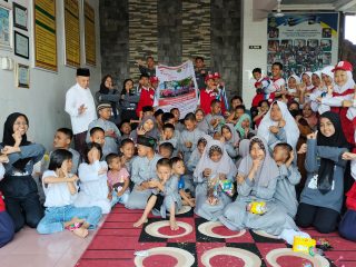 PMR Madya MTsN 17 Jombang Gelar Bakti Sosial di Panti Asuhan