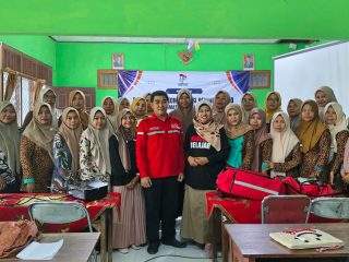 Pelatihan Peningkatan Kompetensi Pertolongan Pertama untuk Pendidik PAUD di Kecamatan Megaluh