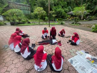 PMR WIRA SMK Negeri 1 Jombang Ikuti Latihan Gabuangan Extrakurikuler di Coban Rondo Malang