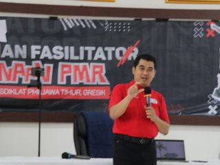 Fajar Indra Kurniawan Menjadi Pemateri Pelatihan Fasilitator Pembinaan PMR Tingkat Jawa Timur