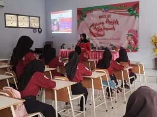PMI Kabupaten Jombang Berikan Materi pada DIKLAT PMR Wira SMAN Ploso