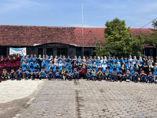 Pelantikan PMR SMA Budi Utomo 2025 wadah pembentukan karakter kemanusiaan