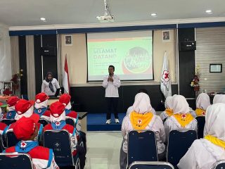 PMI Kabupaten Jombang Terima Kunjungan Edukatif PMR MTsN 17 dan PMR MAN 5 Jombang