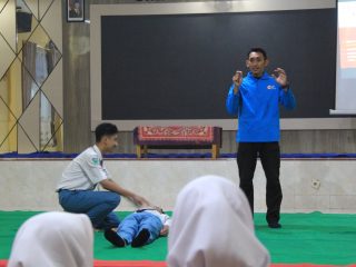 Orientasi dan Pengukuhan Anggota Baru PMR Wira SMA Negeri Bareng Jombang Periode 2025/2026 Perkuat Karakter dan Jiwa Kepalangmerahan