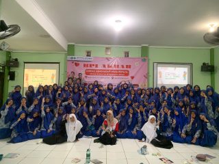Tolak Valentine dengan Edukasi: Sosialisasi Kesehatan Reproduksi Remaja di SMPIT Ar Ruhul Jadid Jombang