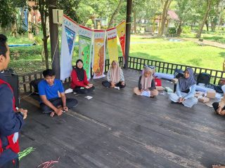 PMI Jombang berikan pelatihan pertolongan pertama dalam Diklat Internal ITEBIS PGRI Dewantara