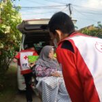 PMI Kabupaten Jombang Berikan Layanan Ambulans untuk Pasien Pasca Fraktur Femur