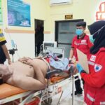 PMI Kabupaten Jombang Berikan Layanan Ambulans untuk Pasien Sesak Napas di Kepatihan