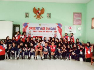 PMI Kabupaten Jombang Dukung Orientasi Dasar PMR SMP Islam Ngoro melalui Penyediaan Narasumber