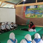 PMI Kabupaten Jombang Berikan Pelatihan Pertolongan Pertama pada Kemah Bersama Pramuka dan PMR SMPN 2 Peterongan