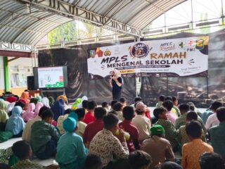 PMI Kabupaten Jombang Bekali 160 Siswa SMPN 2 Jogoroto dengan Edukasi Kesiapsiagaan Bencana pada MPLS Ramah 2026