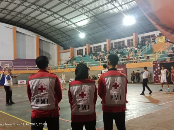 Tim Kesehatan PMI Kabupaten Jombang Siaga Dukung Kompetisi Basket IMJ Universitas Brawijaya