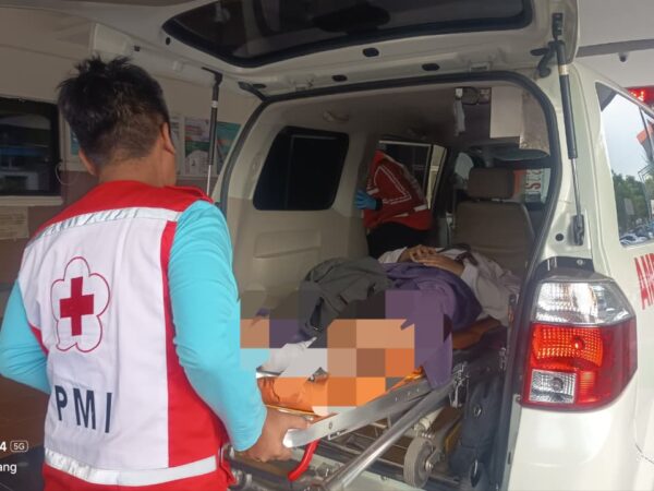 Dua Korban Kecelakaan Sepeda Motor di Depan Lapas Jombang Dievakuasi PMI ke RSUD Jombang