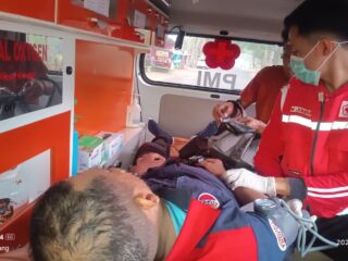 PMI Kabupaten Jombang Berikan Layanan Ambulans untuk Mobilisasi Pasien ke RSUD Jombang