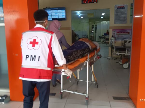 Keluhan Kepala Dan Lemas, Pasien Mendapat Mobilisasi Ke Rumah Sakit