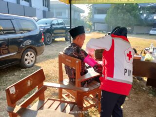 Peserta Muktamar NU Mendapat Layanan Kesehatan Di Posko IKA UNDAR