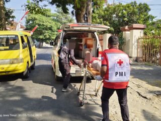 Pasien Lansia Mendapat Pendampingan Saat Mobilisasi Ke Kediaman