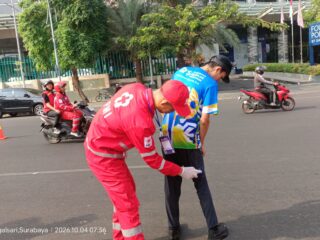 Layanan Pertolongan Pertama PMI Dampingi Surabaya Isoplus Marathon