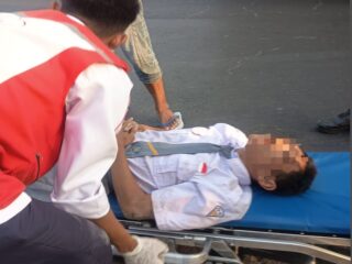 Pasien Kecelakaan di Depan Pasar Pon Jombang Dievakuasi ke RSUD
